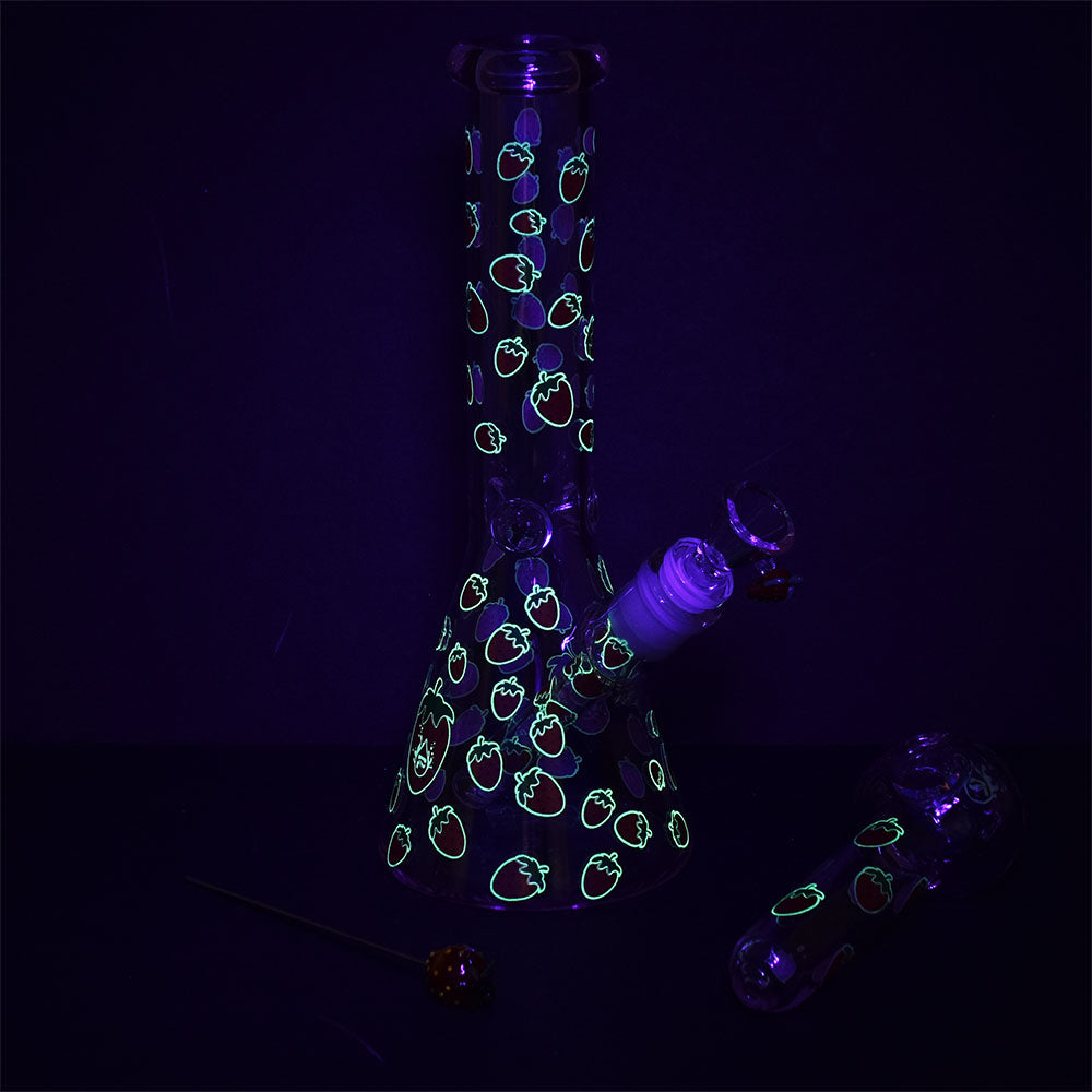 Sweet Strawberry Bong and Pipe Bundle