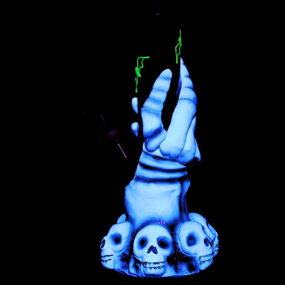 Skully Grip with Bats Straight Tube Glass Bong